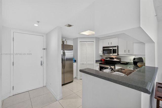 701 Brickell Key Blvd 1108, Miami, FL 33131