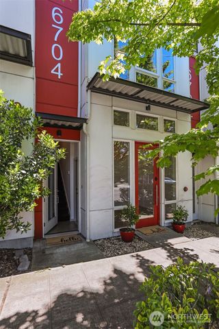 6704 15th Avenue NW, Seattle, WA 98117