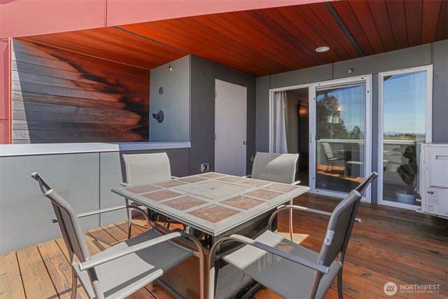 6704 15th Avenue NW, Seattle, WA 98117