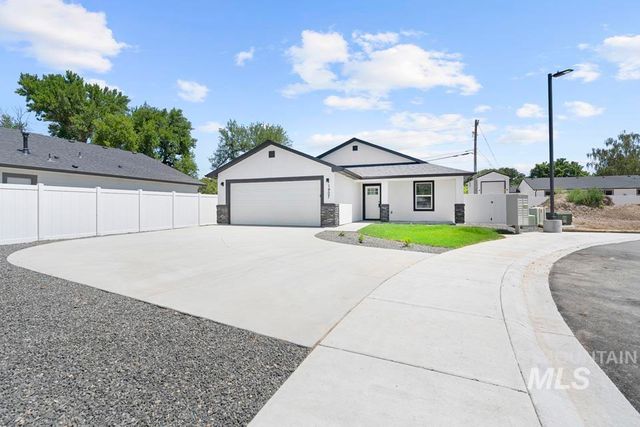 1907 Oregon Lane, Caldwell, ID 83605