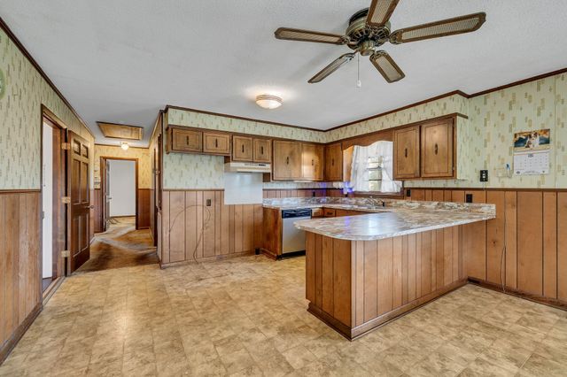 1319 Hills Chapel Rd, Manchester, TN 37355