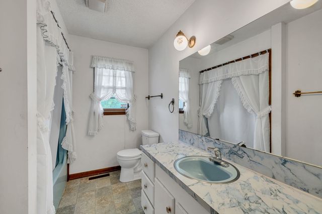 1319 Hills Chapel Rd, Manchester, TN 37355