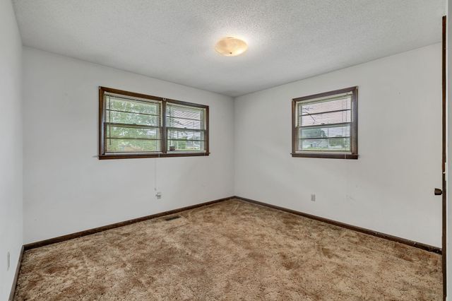 1319 Hills Chapel Rd, Manchester, TN 37355