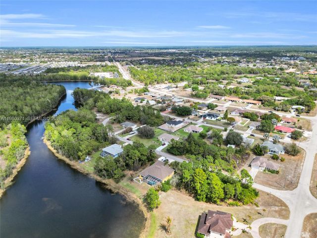 638 DAUPHINE AVE S, Lehigh Acres, FL 33974