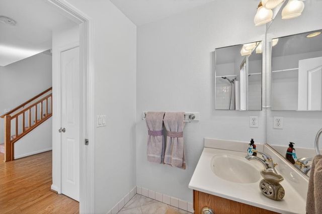 8682 Minoan Ct, Elk Grove, CA 95624