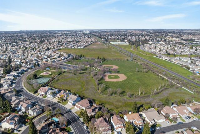 8682 Minoan Ct, Elk Grove, CA 95624