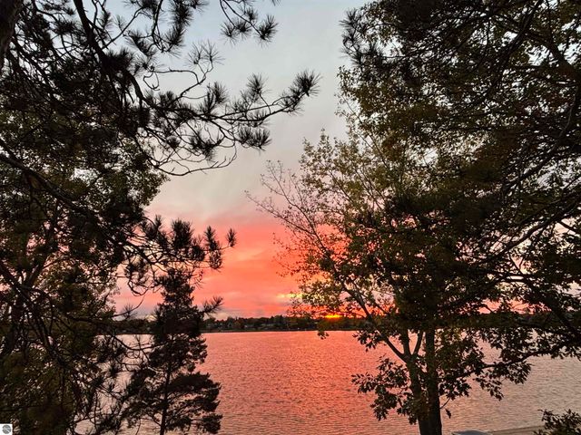 5302 Highland Drive, Traverse City, MI 49685