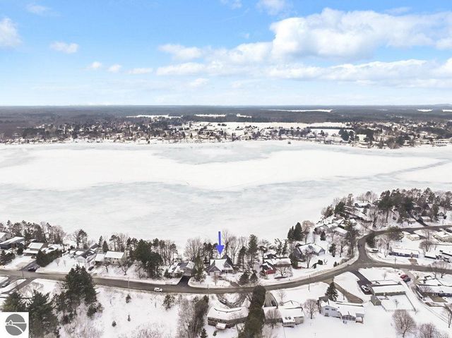 5302 Highland Drive, Traverse City, MI 49685