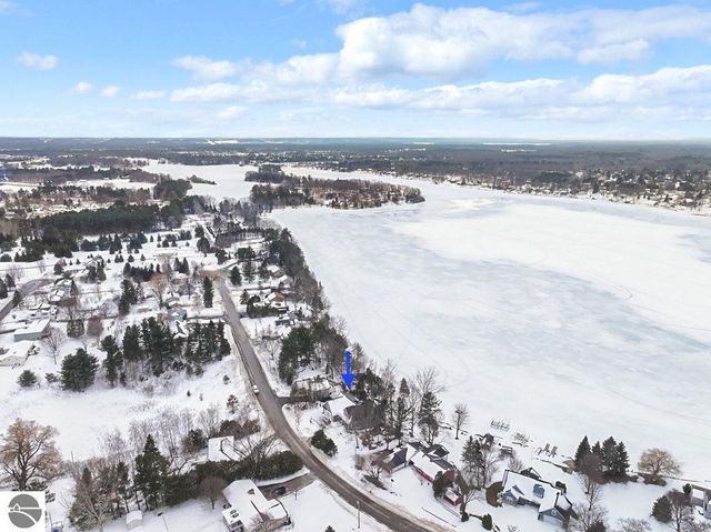 5302 Highland Drive, Traverse City, MI 49685