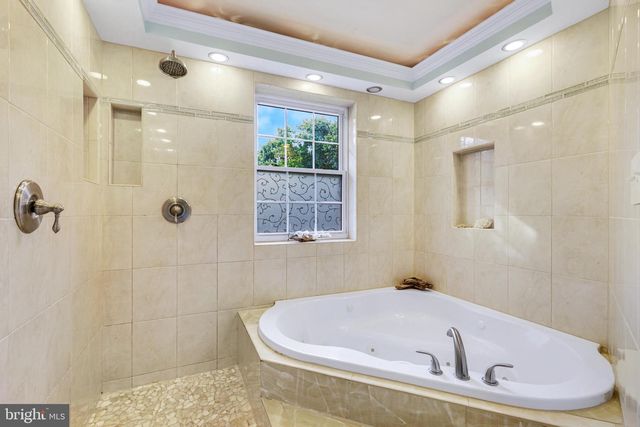 10401 COURTHOUSE DR, Fairfax, VA 22030