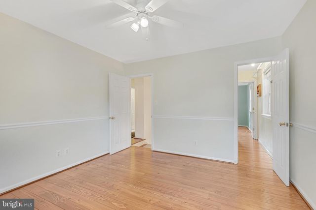 10401 COURTHOUSE DR, Fairfax, VA 22030