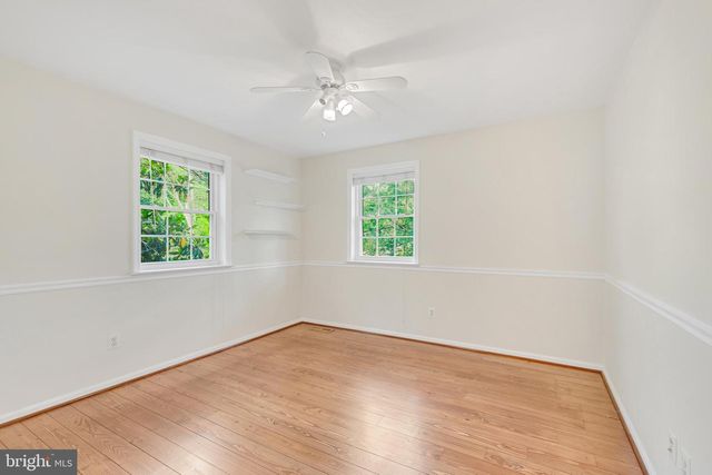 10401 COURTHOUSE DR, Fairfax, VA 22030