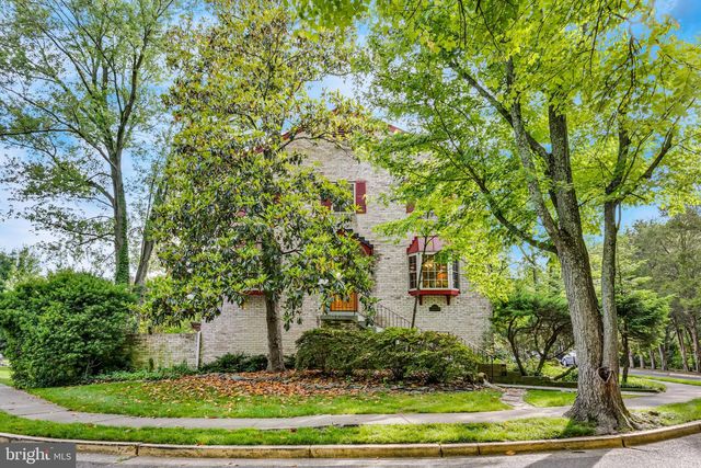 10401 COURTHOUSE DR, Fairfax, VA 22030