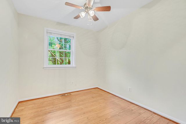 10401 COURTHOUSE DR, Fairfax, VA 22030