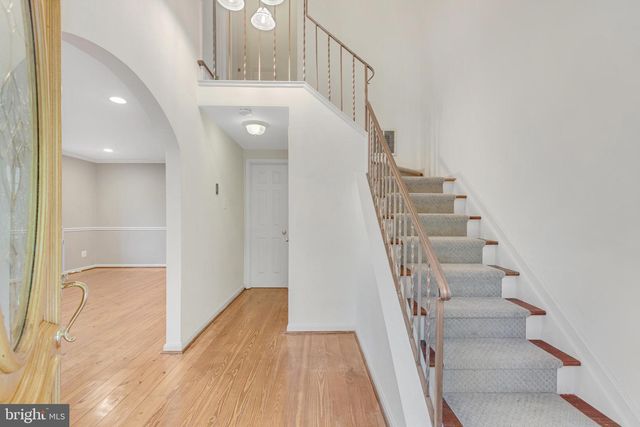 10401 COURTHOUSE DR, Fairfax, VA 22030