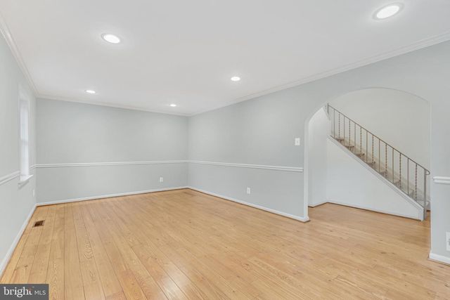 10401 COURTHOUSE DR, Fairfax, VA 22030