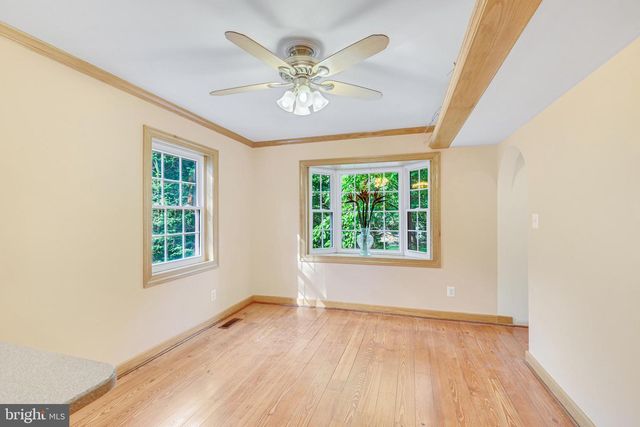 10401 COURTHOUSE DR, Fairfax, VA 22030