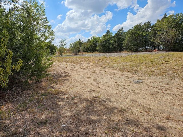 6500 Sacred Heart Road, Burton, TX 77835