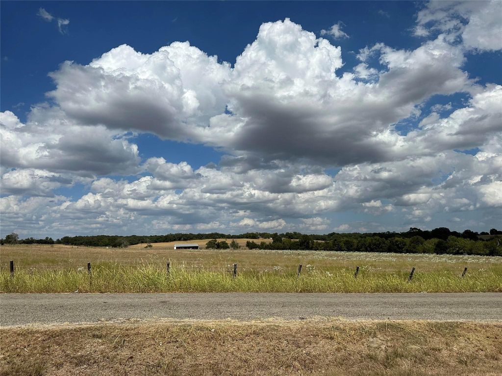 6500 Sacred Heart Road, Burton, TX 77835