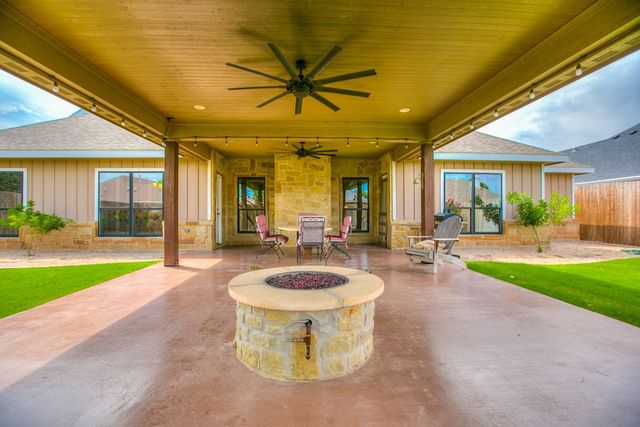 2033 Silver Creek Court, San Angelo, TX 76904