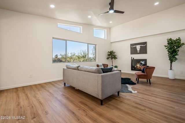 1220 W Maximilian Way, Tucson, AZ 85704