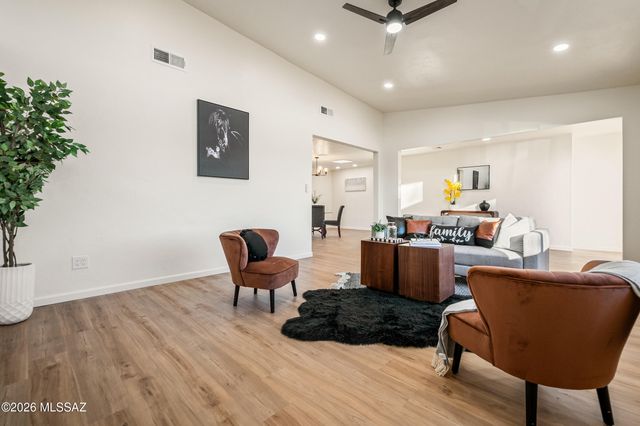 1220 W Maximilian Way, Tucson, AZ 85704