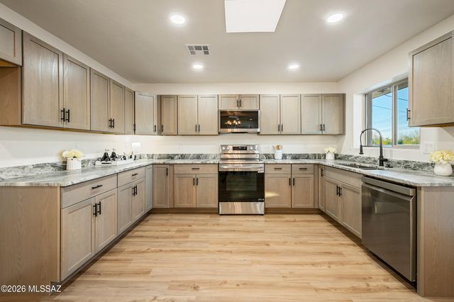 1220 W Maximilian Way, Tucson, AZ 85704