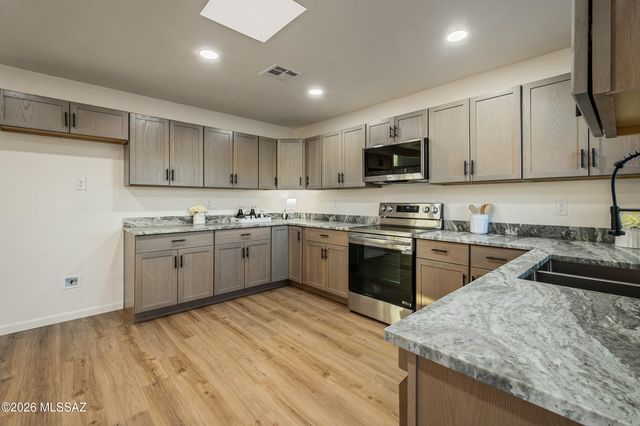 1220 W Maximilian Way, Tucson, AZ 85704