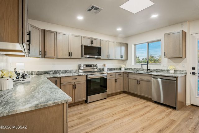 1220 W Maximilian Way, Tucson, AZ 85704