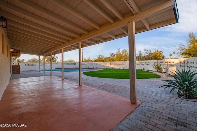 1220 W Maximilian Way, Tucson, AZ 85704