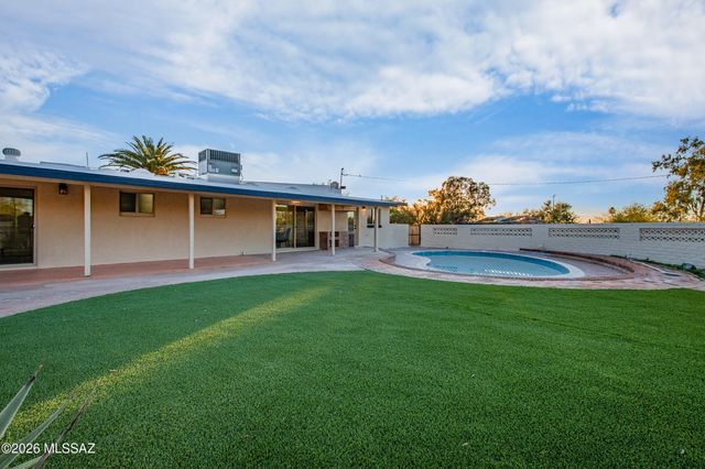 1220 W Maximilian Way, Tucson, AZ 85704