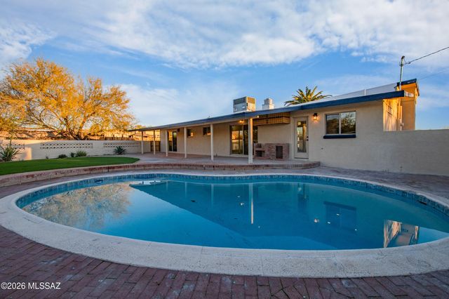 1220 W Maximilian Way, Tucson, AZ 85704