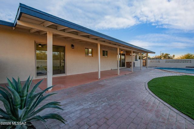 1220 W Maximilian Way, Tucson, AZ 85704