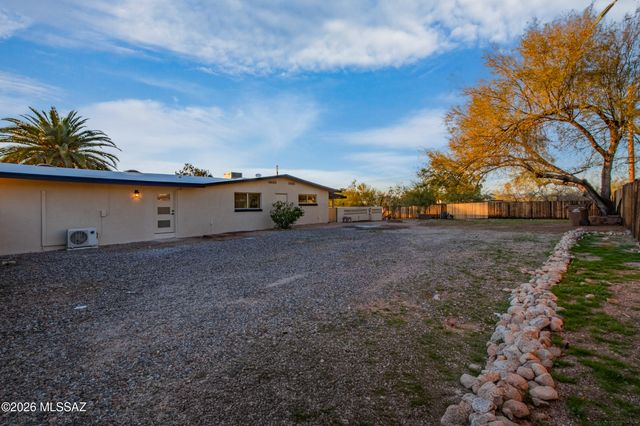 1220 W Maximilian Way, Tucson, AZ 85704