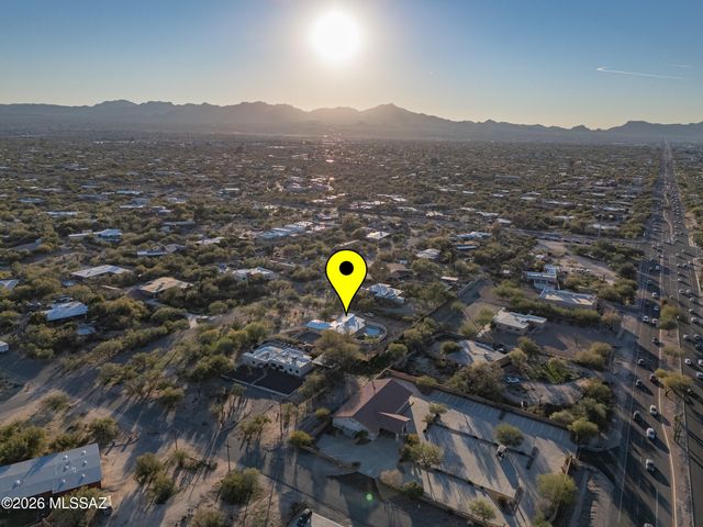 1220 W Maximilian Way, Tucson, AZ 85704