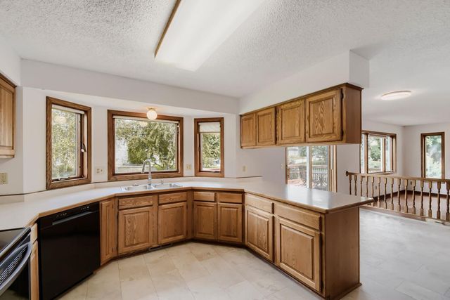 9270 Cornell Road, Woodbury, MN 55125