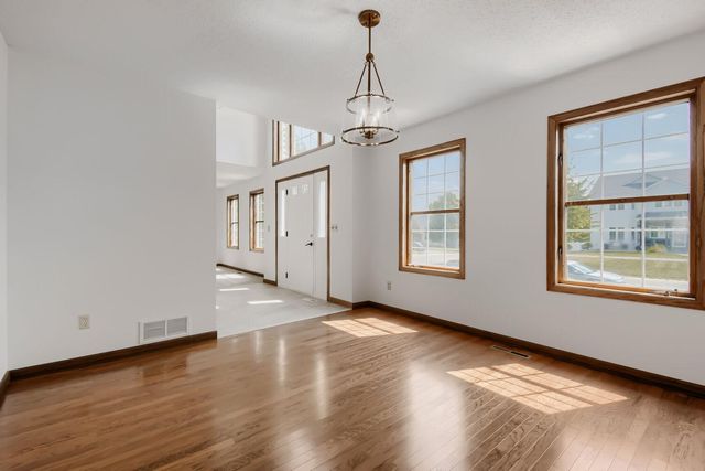 9270 Cornell Road, Woodbury, MN 55125