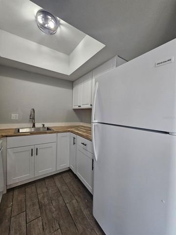 7602 W POWHATAN AVENUE 1, Tampa, FL 33615