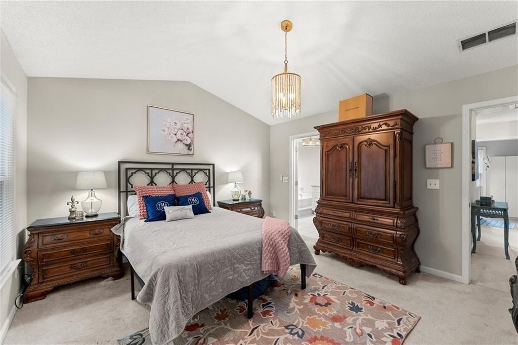 Image 18 of property listing at 10000 Barston Court, Johns Creek, GA 30022