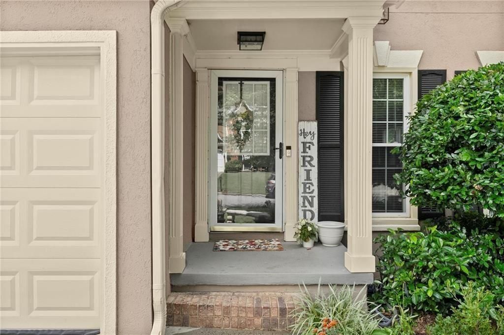 Image 2 of property listing at 10000 Barston Court, Johns Creek, GA 30022