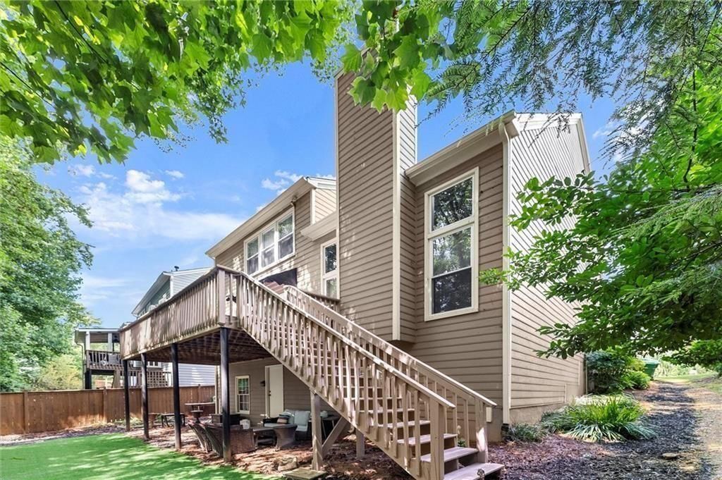 Image 27 of property listing at 10000 Barston Court, Johns Creek, GA 30022