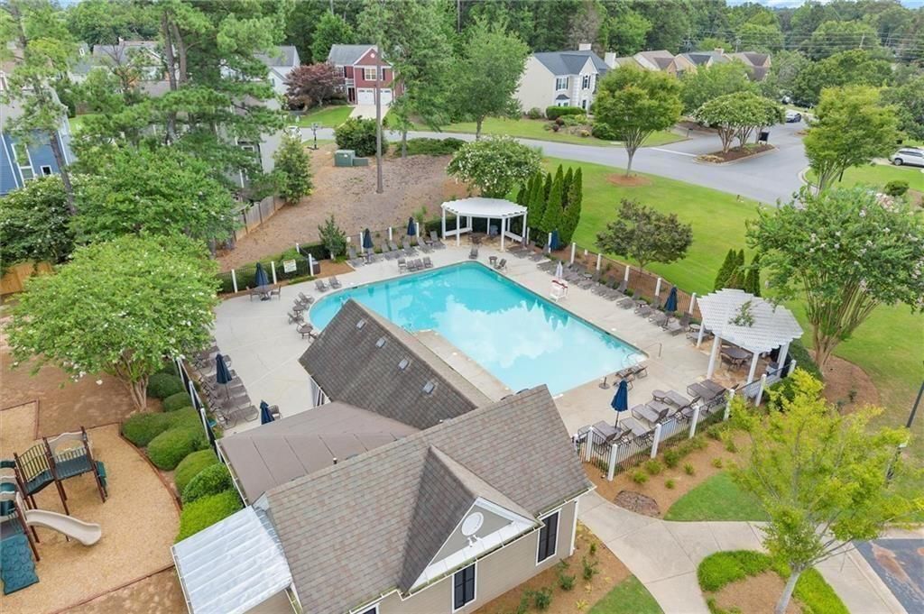 Image 40 of property listing at 10000 Barston Court, Johns Creek, GA 30022