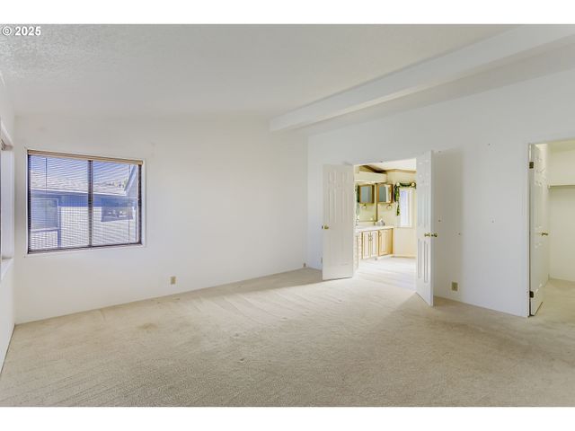 4303 SETTLERS Loop, Forest Grove, OR 97116