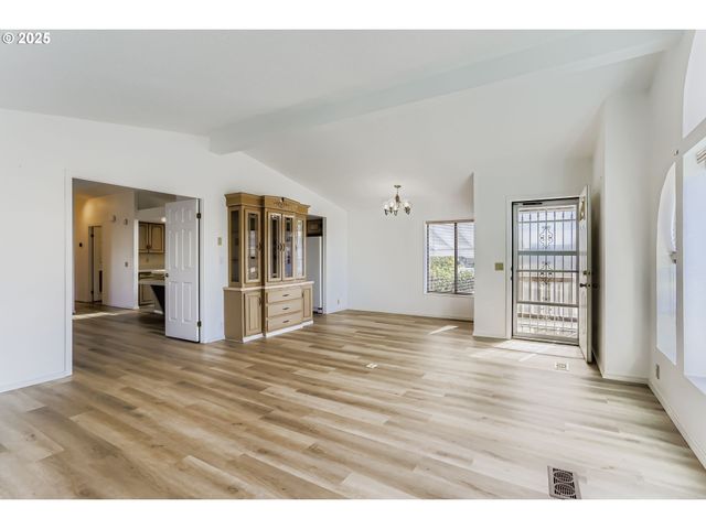 4303 SETTLERS Loop, Forest Grove, OR 97116