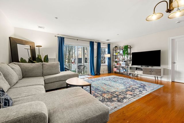 11 Cheriton Rd 102, Boston, MA 02132