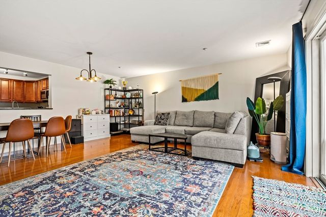 11 Cheriton Rd 102, Boston, MA 02132