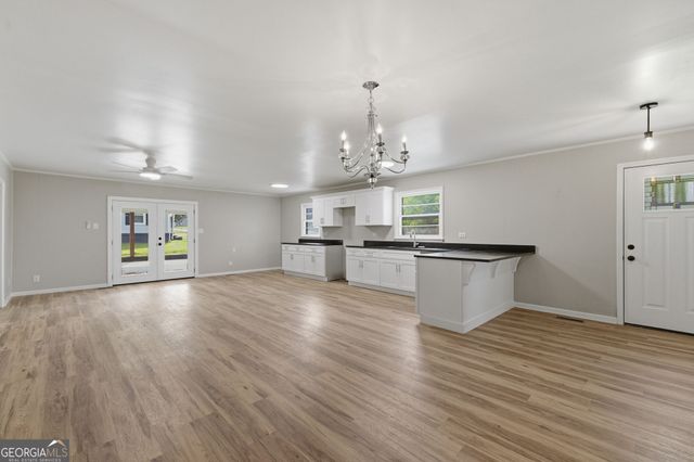 168 Moore Street, Trion, GA 30753