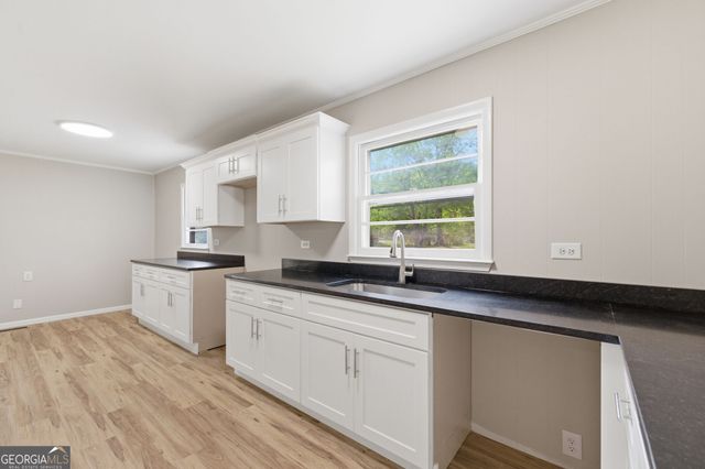 168 Moore Street, Trion, GA 30753