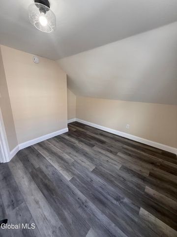 1240 7th Avenue, Schenectady, NY 12303
