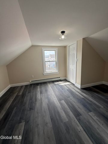 1240 7th Avenue, Schenectady, NY 12303